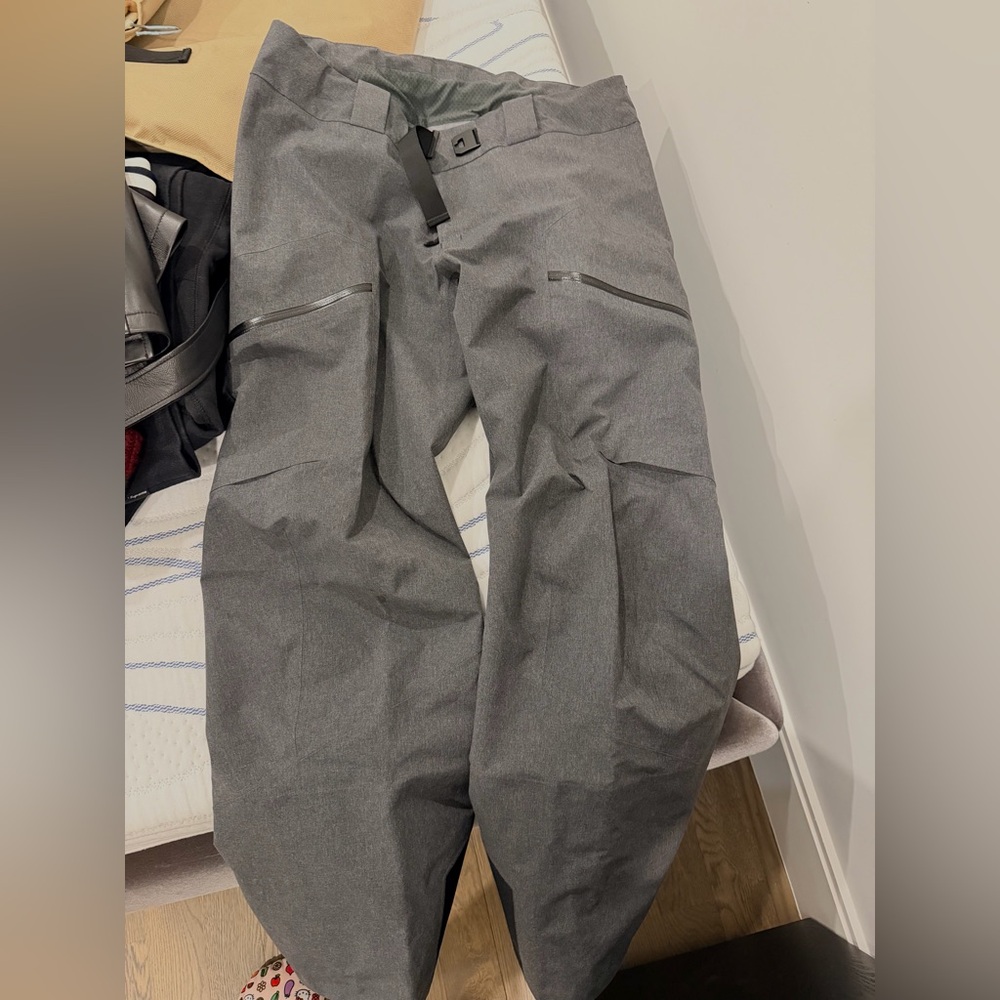 Arc'teryx Women Size Large Ski/Snowboard Incendia Pants Charcoal Grey